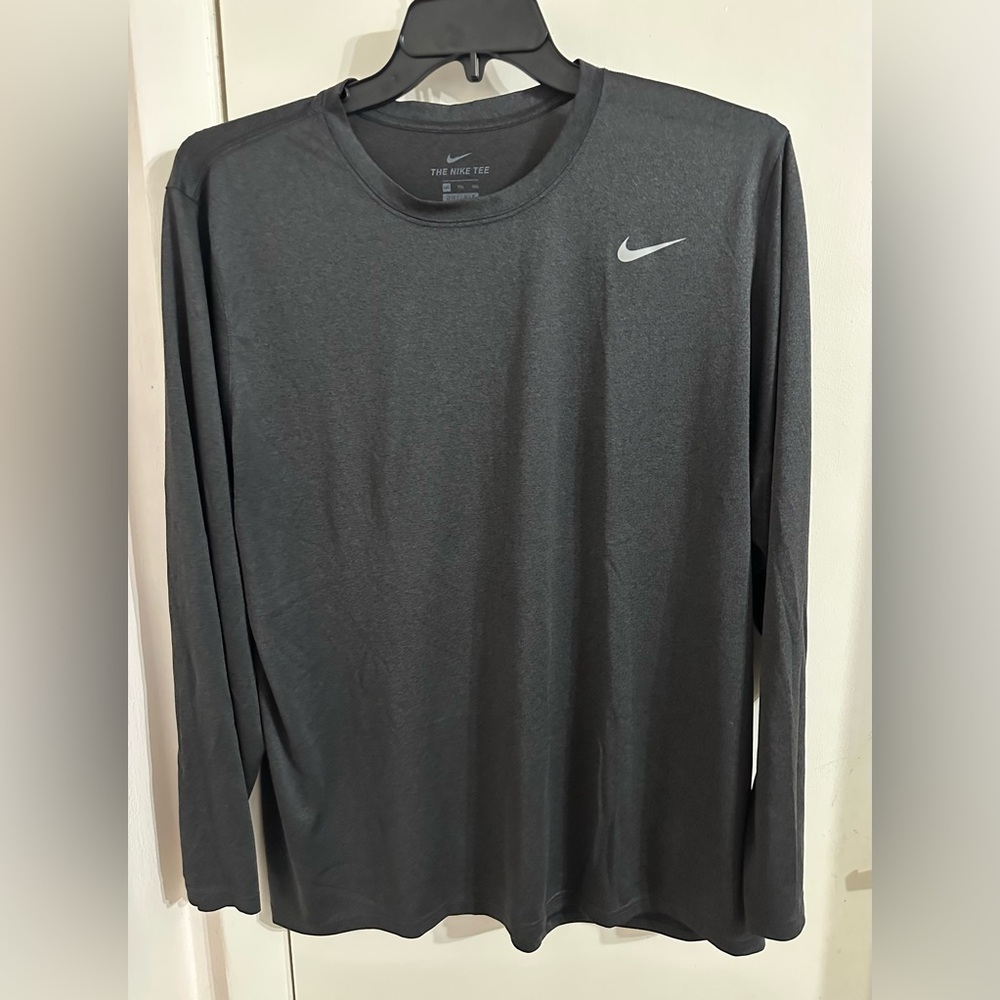 Nike Dri-FIT Legend
Men's Long-Sleeve Fitness Top
